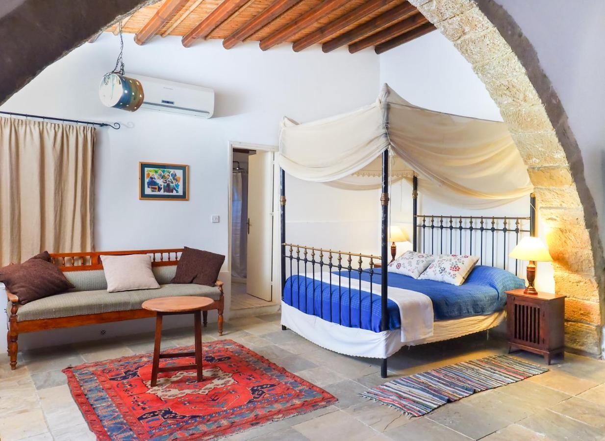 Zoes Traditional Apartments, Bed & Breakfast Larnaca Extérieur photo